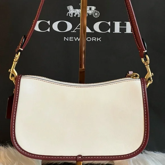 💰SOLD - C8621 - Coach X Disney Swinger 20 with Walt Disney World Motif - Picture 5 of 13